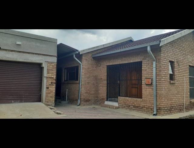 4 BEDROOM HOUSE FOR SALE IN SESHEGO C
